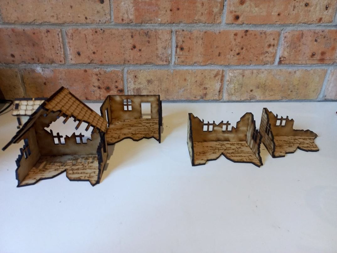 Dark Castle Terrain - Normandy: Ruined 2 Storey House