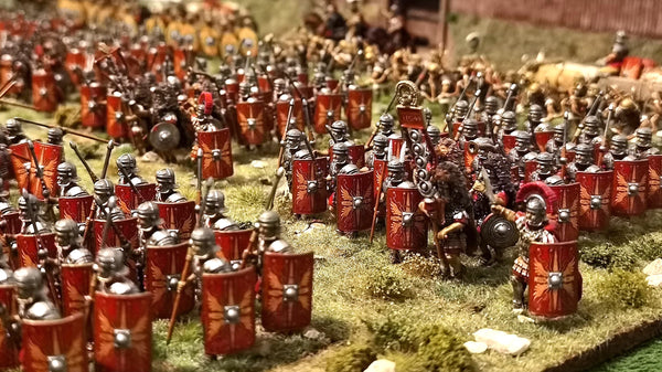 Victrix Miniatures - Early Imperial Roman Legionaries Advancing
