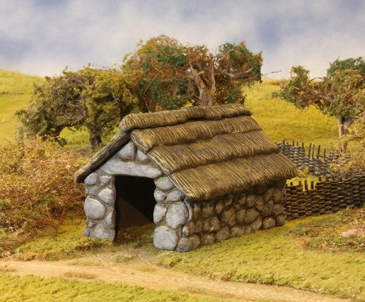Renedra - Scenery: Stone and Thatch Outbuilding